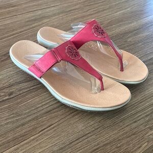 Acorn Vista Beaded Thong Crimson Womens Thong Size W10 Beachy vacation flip flop